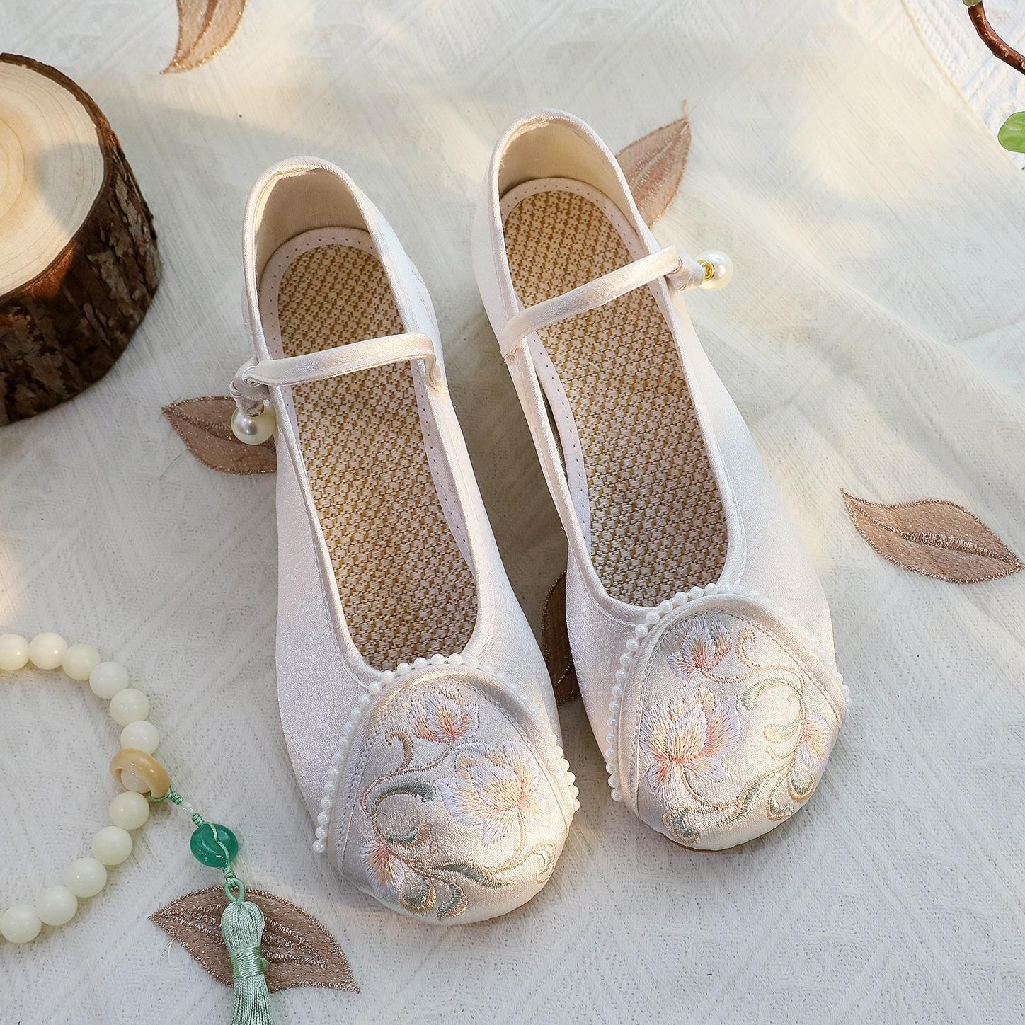 

[Hanshuang] 2024 летние новые продукты антикварная обувь Hanfu Han element внутренняя высота увеличена вышитая обувь Guofeng cheongsam женская обувь 34