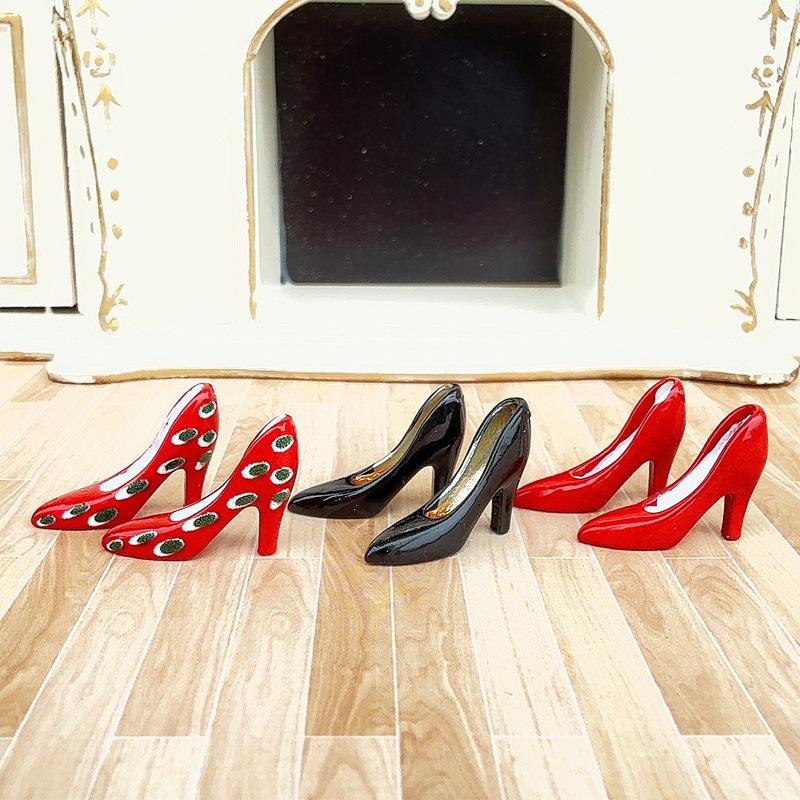 3Pairs 1/12 Scale Dollhouse Mini Hand Drawn Shoes Miniature High Heels Shoe Decoration For Doll DIY Accessories Toys