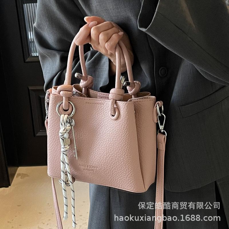 Premium sense niche bag women's 2025 new spring and summer versatile messenger bag popular handbag bucket bag