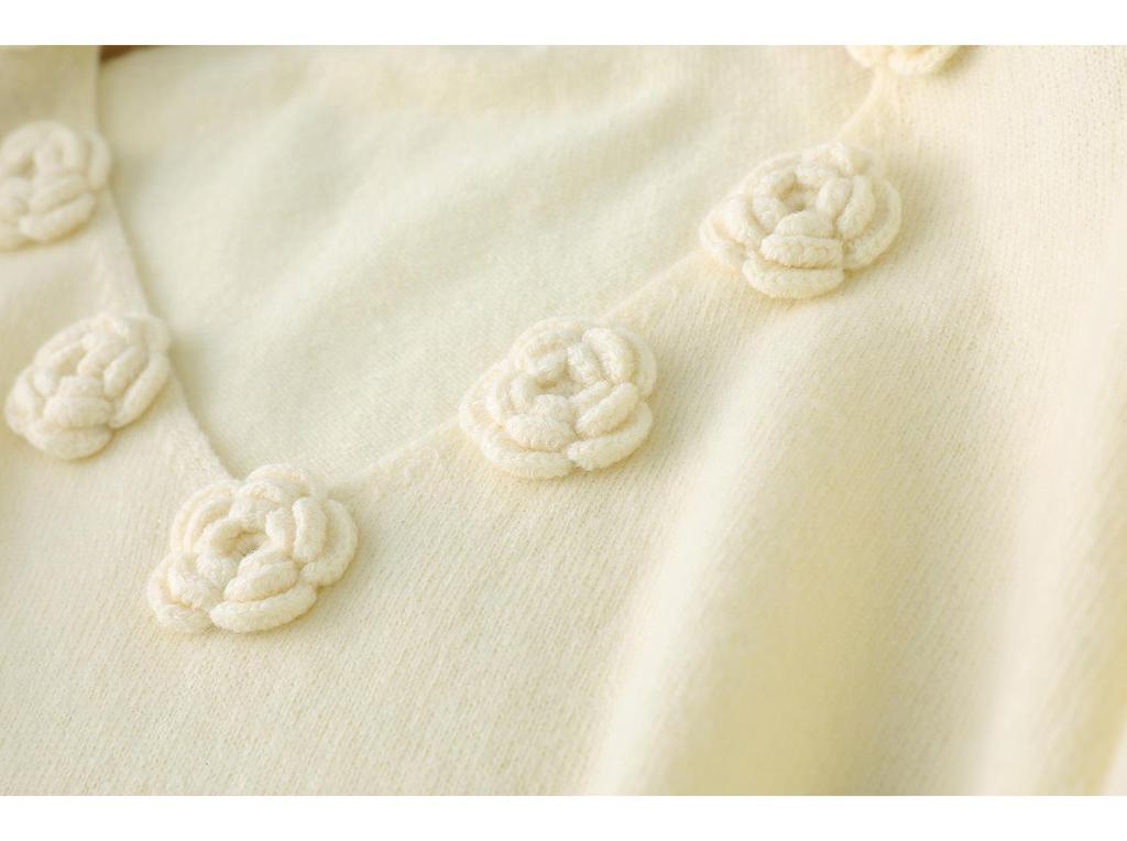 Designer 3D Flower Bell Sleeve V-Neck Sweater, Pure Wool, Enhances Skin Tone, Autumn/Winter Fashion for Women