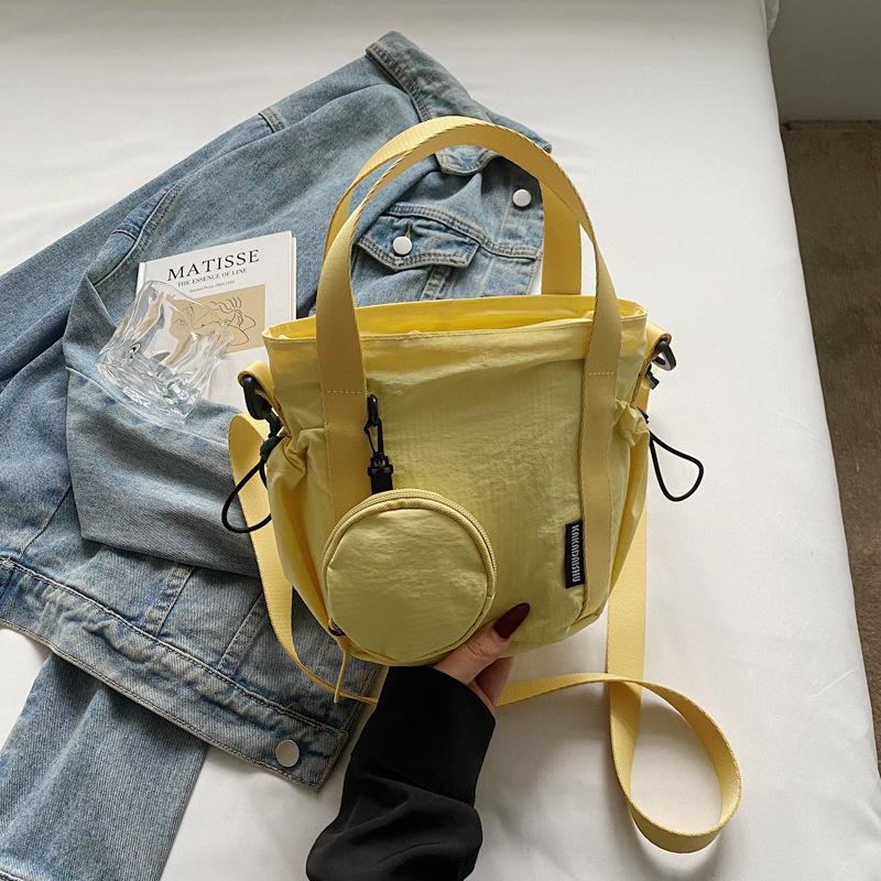 

Niche lightweight cloth bag women s 2025 summer new fashion simple handbag commuter tote bag shoulder crossbody жёлтый