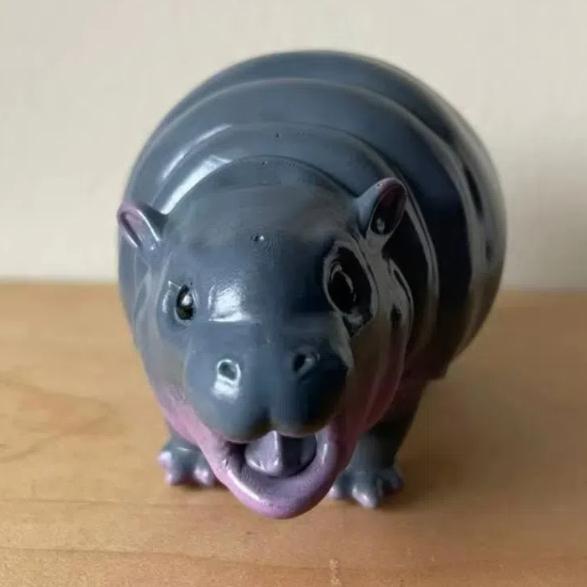 Mini Pygmy Hippopotamus Statue Lovely Hippo Resin Figurines Fans Collection