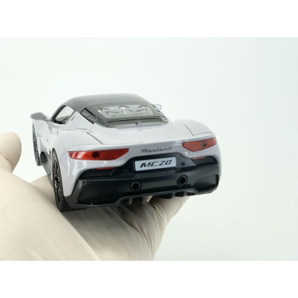 1:22 Scale Maserati MC20 Die-cast Supercar Model Toy - Green