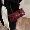 High End Burgundy Waxed Oil Leather Plutonium Armpit Bag Elegant Feminine Magnetic Buckle Shoulder Commuter Versatile Ladies Tote Bag