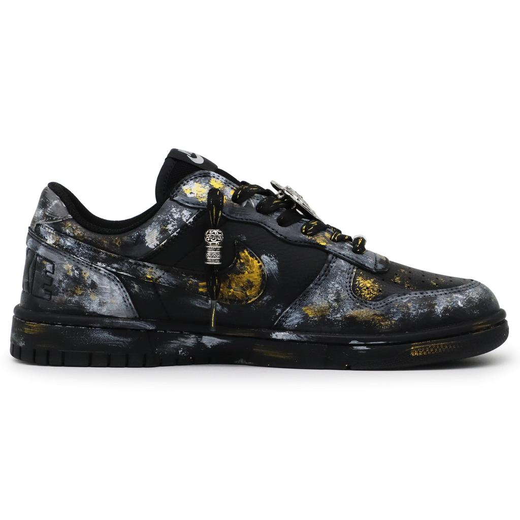 Nike Scarpe da Skateboard Grandi da Uomo Basse Nero/Oro 355152-016(Team52-S-BOX)