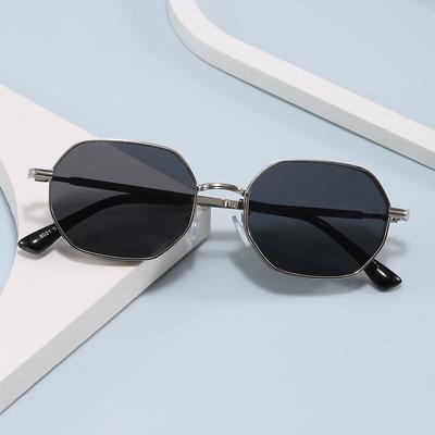 Lunettes de soleil Femme Sens Avancé Protection UV Grand Visage Lunettes Fines Protection Solaire Mode Rétro