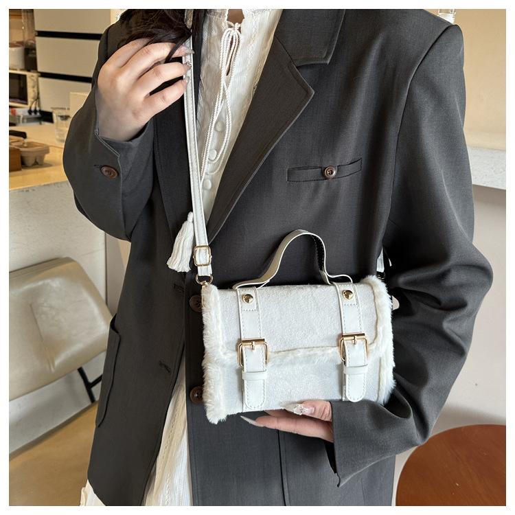 New Fashion Winter Plush Crossbody Bag Minimalist Street Style Small Square Bag