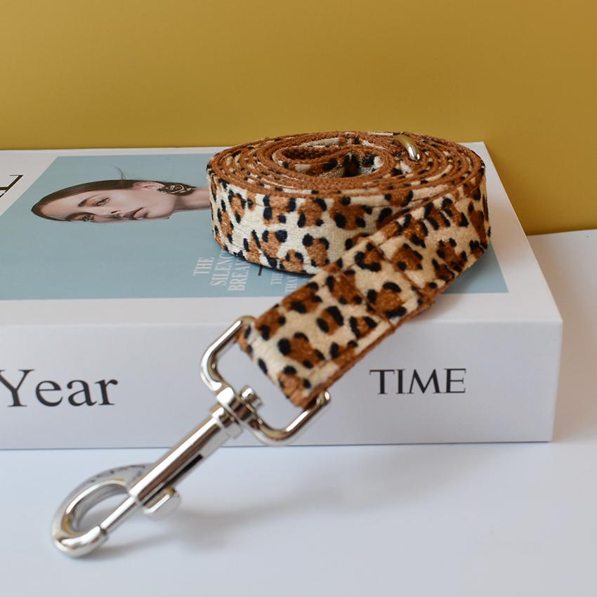 Krawat w panterkę Obroża dla psa dla małych, średnich i dużych psów Obroże na zamówienie Grawerowana tabliczka identyfikacyjna Akcesoria dla zwierząt Naszyjnik Zwierzę 01