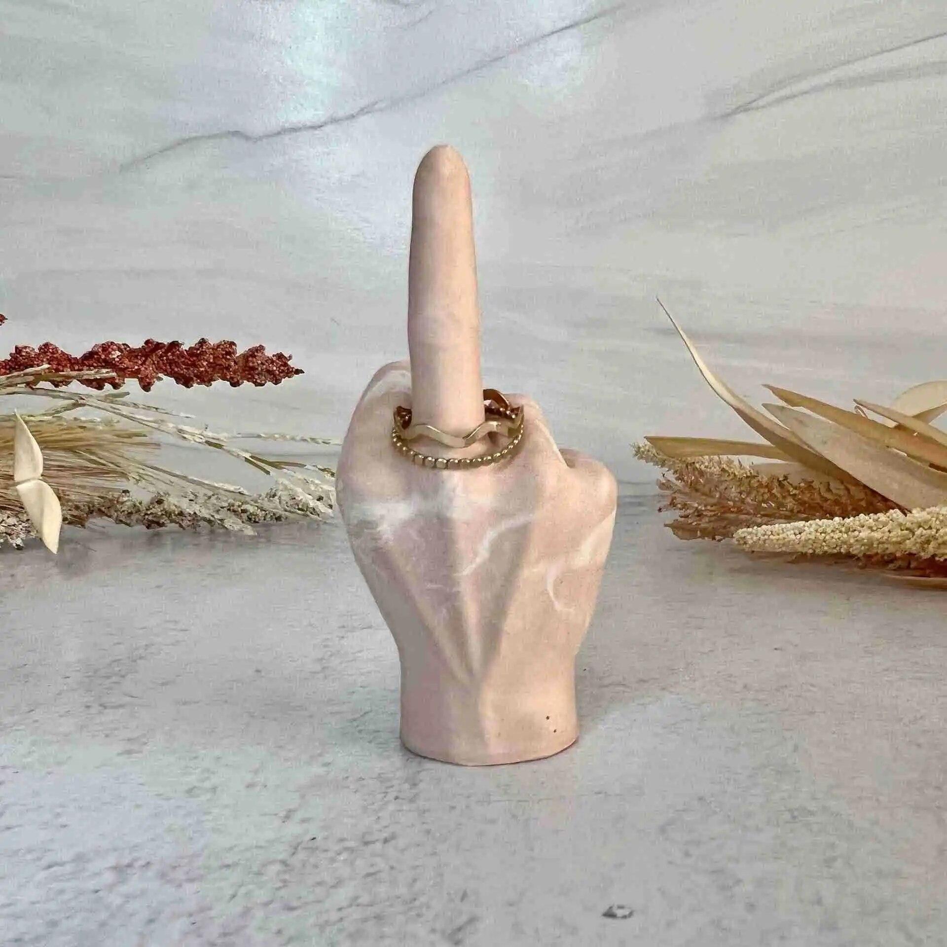 Держатель для колец из смолы — фото 3