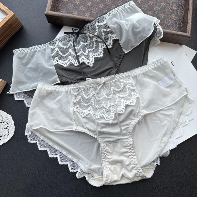 Ladies Spring and Summer Comfortable Ice Silk Lace Sexy Panties