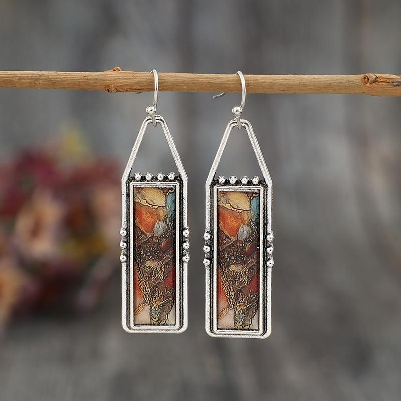 Винтажные серебристые серьги-подвески в форме крючка для женщин, этнические металлические квадратные серьги с разноцветными наклейками.