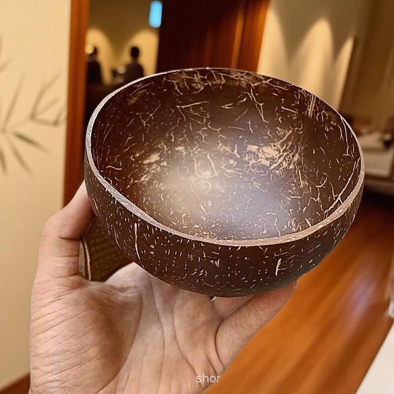 Wholesale Natural Coconut Bowls For Serving Dishes Salad Oatmeal Yogurt Reusable Wooden Coconut Shell Bowl Kitchen Tableware Set