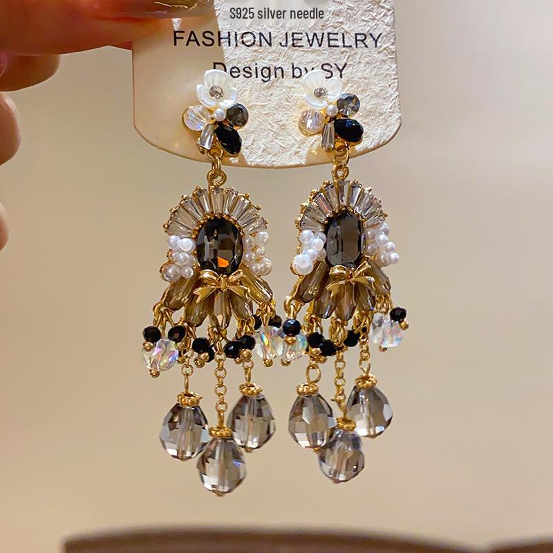 Náušnice s třásněmi ve tvaru mašle ze skleněných perel a stříbrné jehly - Luxusní retro etnický styl pecky pro ženy