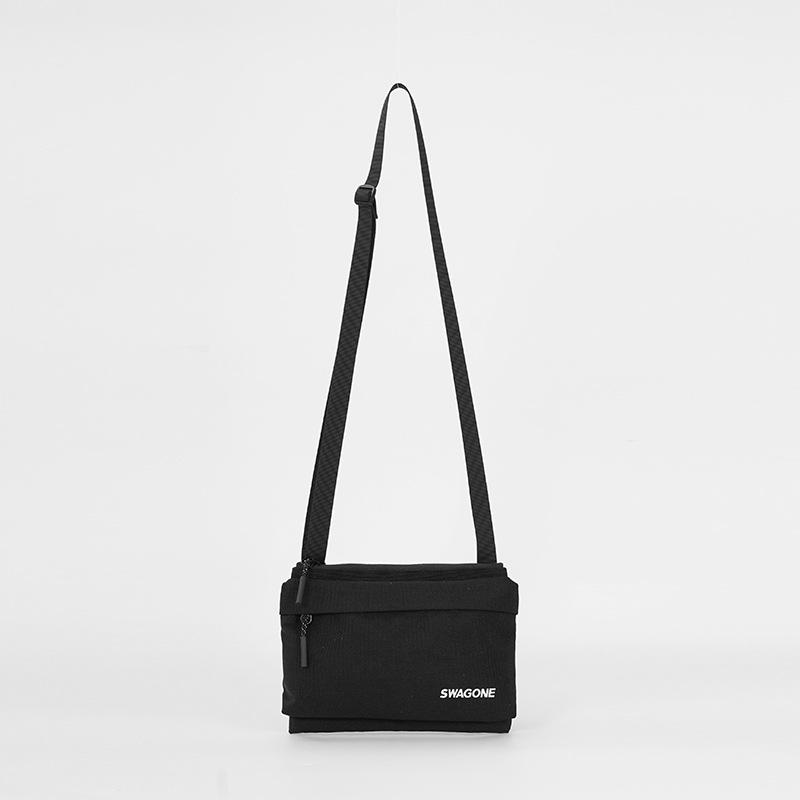 

Простая повседневная спортивная маленькая сумка женская весна 2025 новая универсальная универсальная мужская наплечная сумка-мессенджер маленькая квадратная сумка чёрный