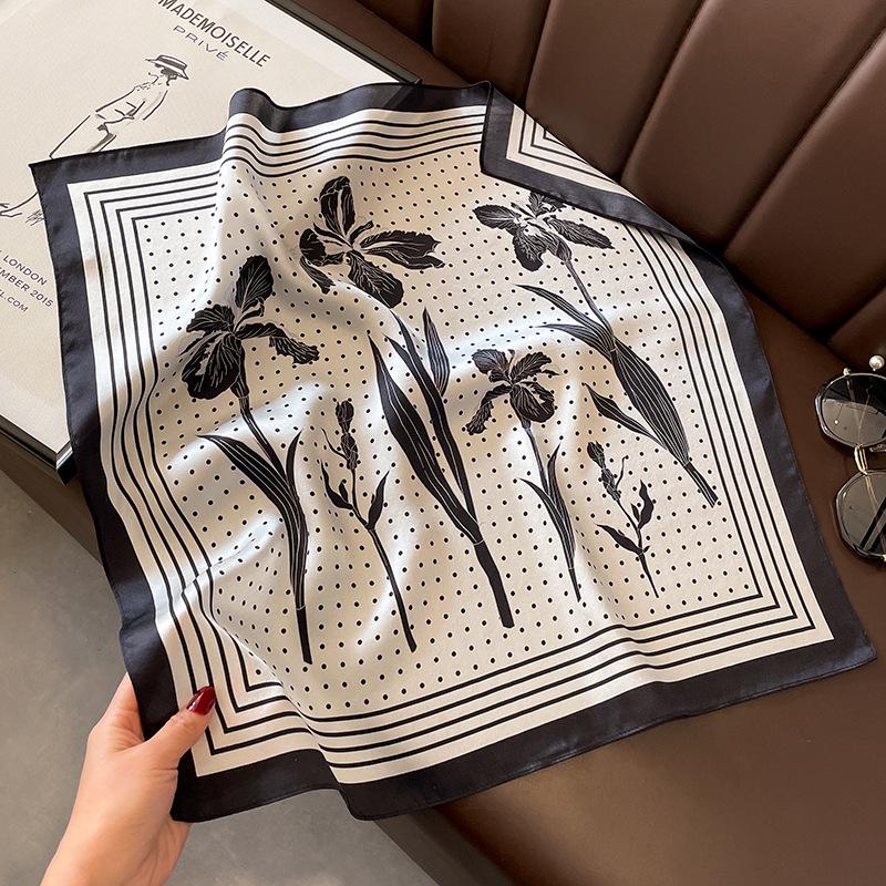 

Европейско-американский модный шелковый шарф: Узор в горошек и листья, пляжное полотенце и шаль для кондиционера для женщин 53x53cm