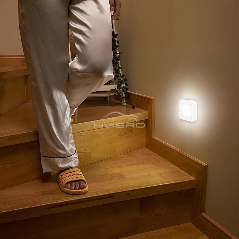 Inteligentne nocne światło LED z czujnikiem ruchu - Zasilane bateryjnie, Ciepłe białe światło, Do montażu na ścianie wewnątrz, do sypialni, korytarza