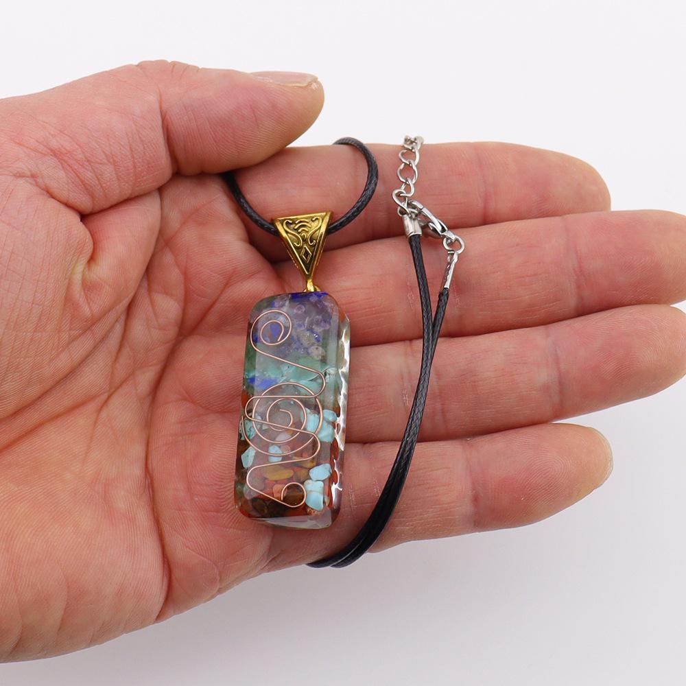 Seven-Color Gravel Necklace with Resin Encapsulated Natural Stone Pendant - Style N756
