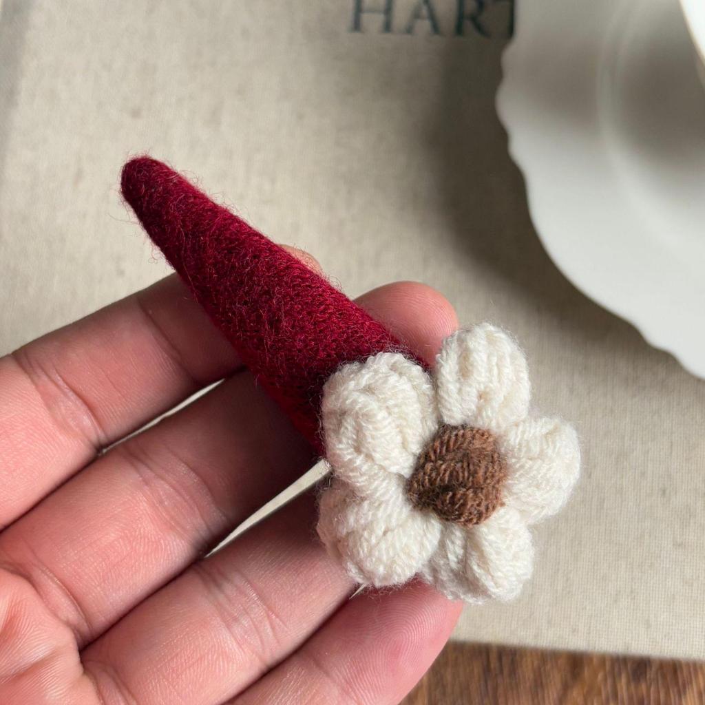 Autumn/Winter Forest-Style Knitted Flower Hair Clip for Bangs