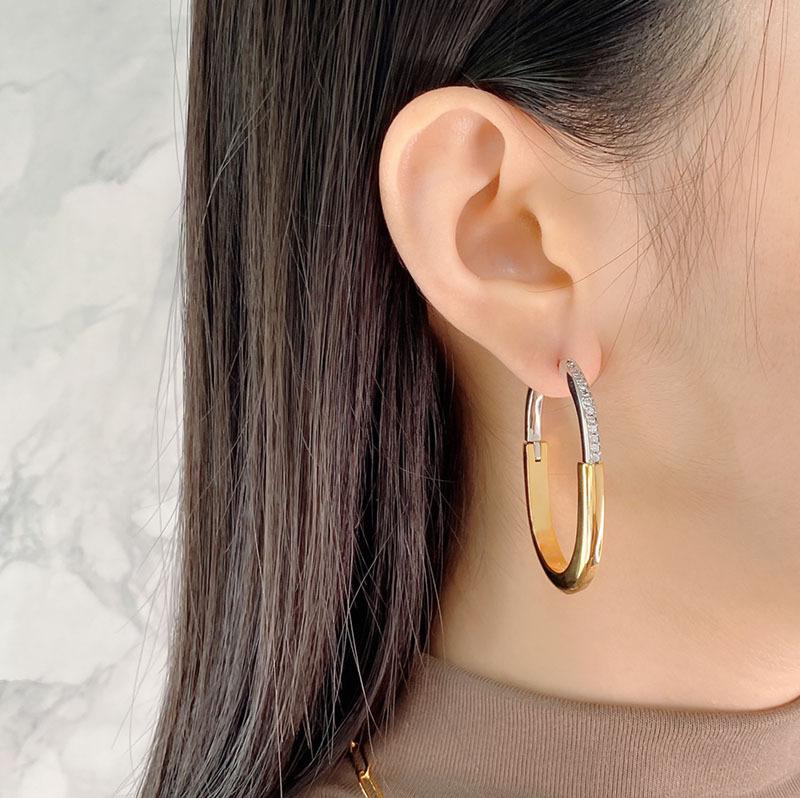 Pendientes de Bloqueo en Forma de U de Dos Colores con Forma de Medio Diamante para Personalidad de Fan Serie de Bloqueo Pendientes Grandes Joyería