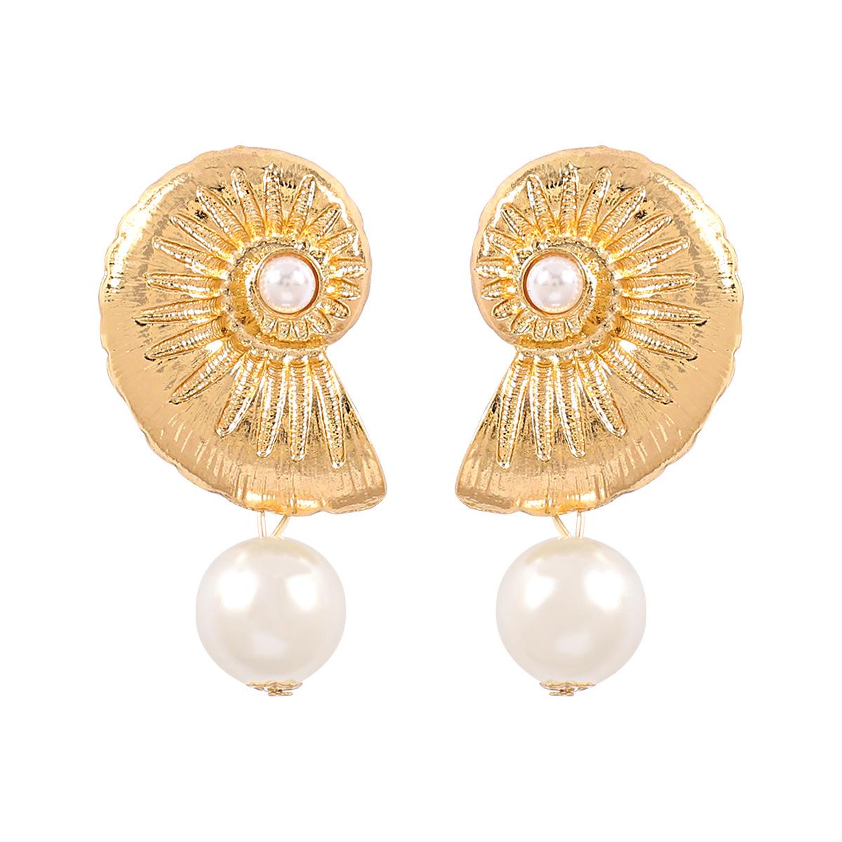 

Пляжная мода Темперамент Конч Металлические серьги для женщин золотой