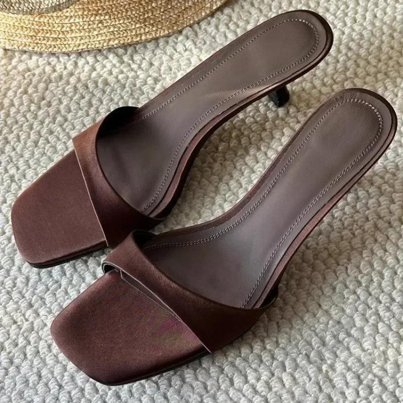 2025 Women's Summer New Square Toe Simple Solid Color Slippers Outdoor Open Toe Casual Banquet Party Women's Sandals