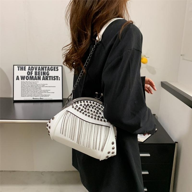 Womens Chain Shoulder Bag PU Leather Handbags Tassels Rivets Crossbody Bag Fashion Messenger Bag Seashells Bag for Daily