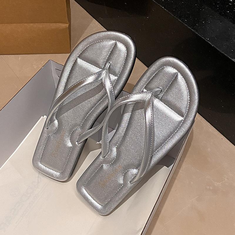 Flat Bottomed Flip Flops, Versatile for Summer, Casual Beach Vacation, Beach, Clip On Flip Flops