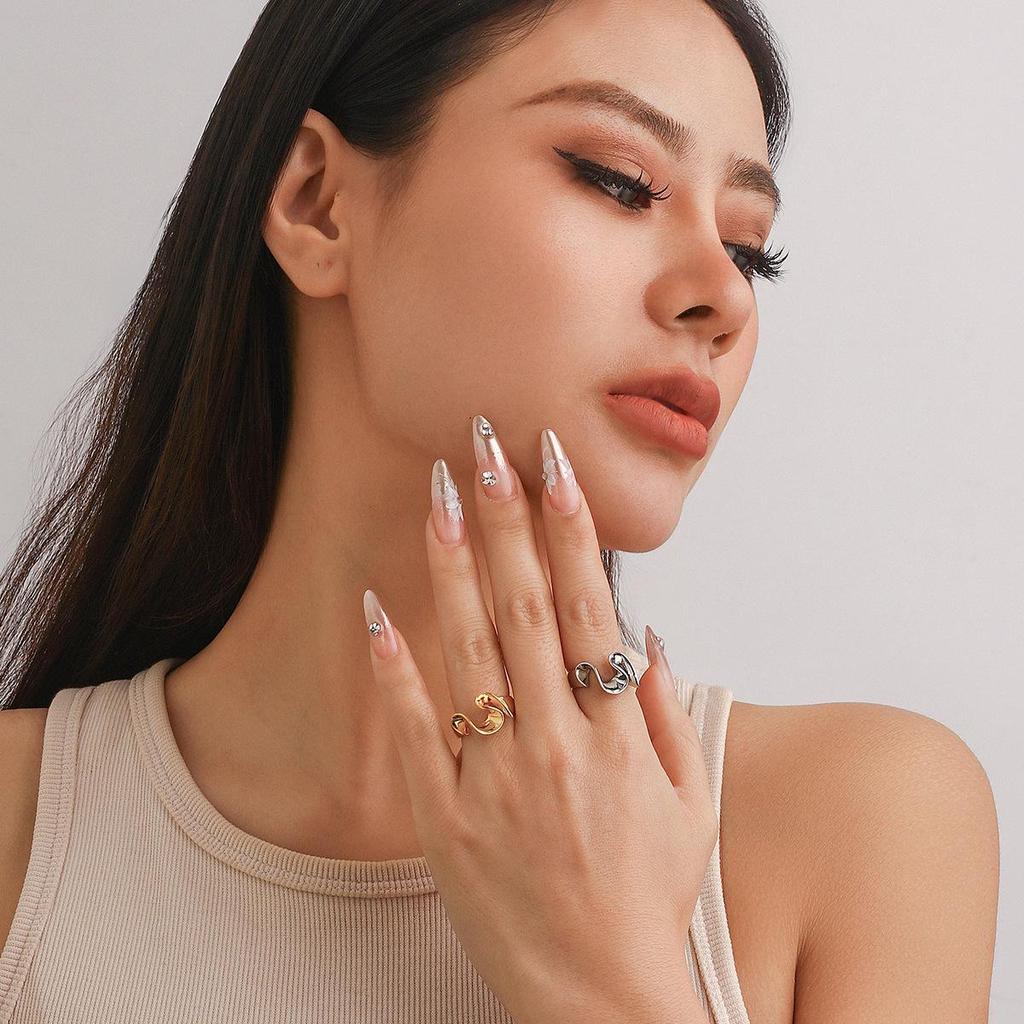 European and American Baroque Round Irregular Arc Women's Ring