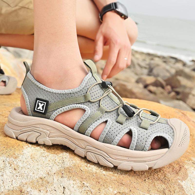 Fashion Summer Men Young Fashionable Design Soft Sole Seaside Sandals Outdoor Lightweigh Non-slip Comfortable Sports Large Size Sandals