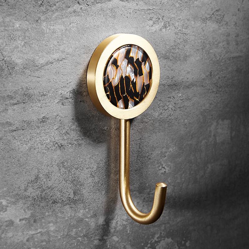 Nordic Shell Brass No-Drill Wall Hook