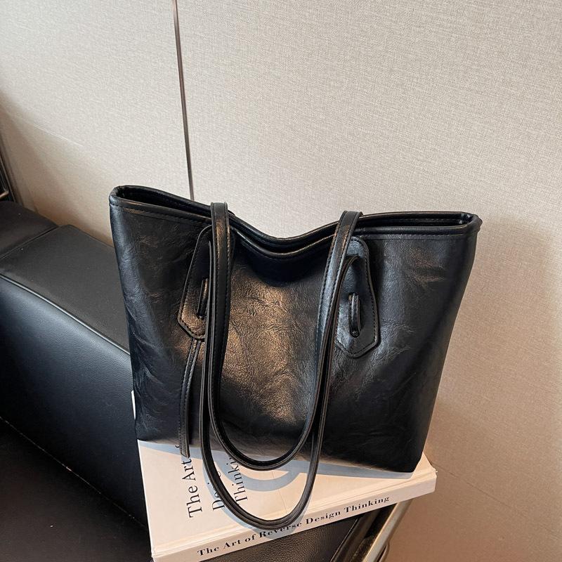 Large-capacity bag women's autumn and winter new retro shoulder bag casual premium texture commuter tote bag