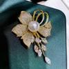Exquisite Flower Imitation Pearl Brooches for Women Shiny Rhinestone Lapel Pins Sweater Cardigan Jewelry Gifts