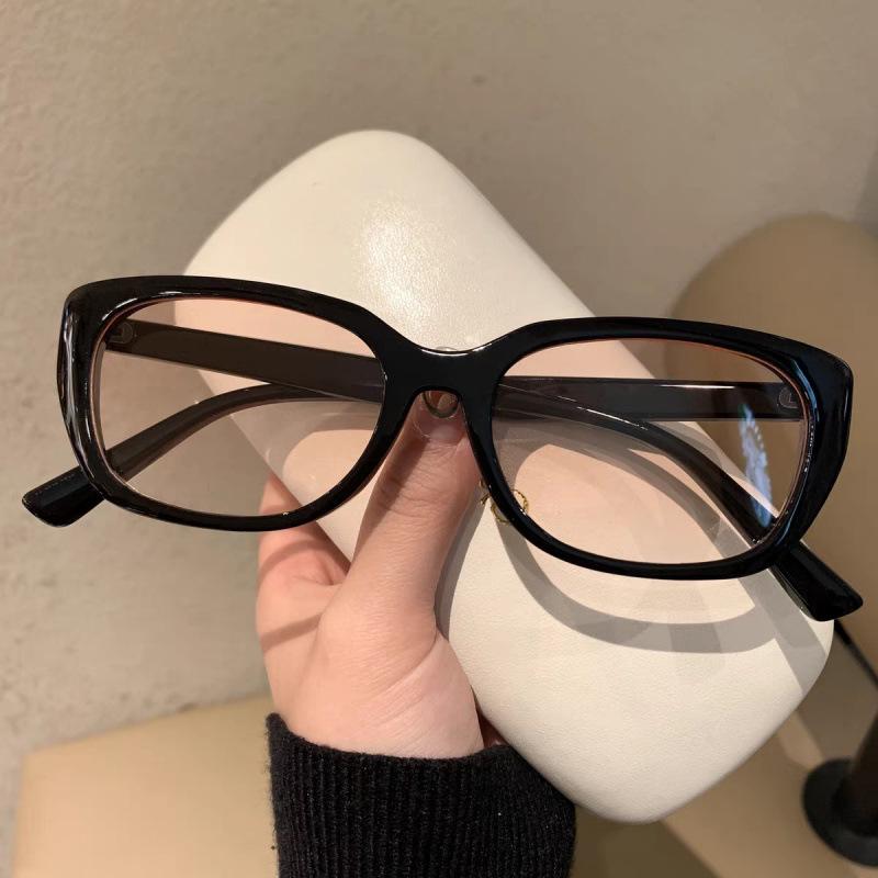 Trendy Korean Black Frame Women s Sunglasses, UV Protected - Douyin Internet Celebrity Style 2026.