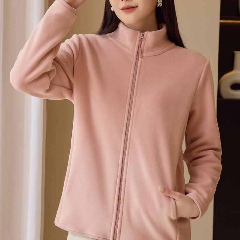 Женское осенне-зимнее пальто с воротником-стойкой — фото 11