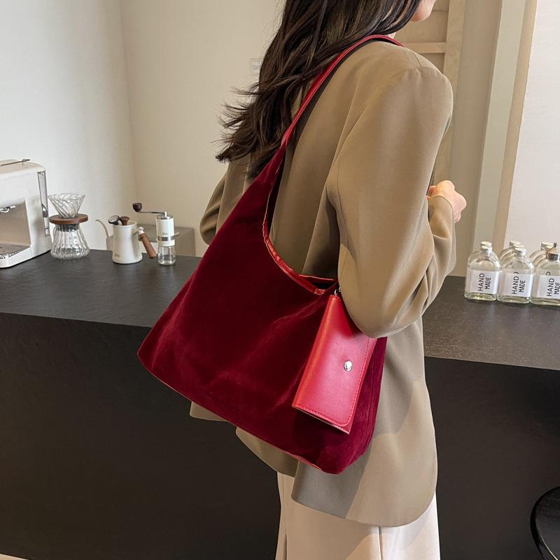 Retro casual commuting large-capacity bag women's new autumn and winter suede tote bag small bag casual shoulder bag