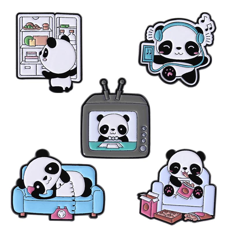 Cute Panda Enamel Pin Creative Panda Listening To Music Cartoon Animal Brooches Lapel Backpack Badge Jewelry Gifts for Friends