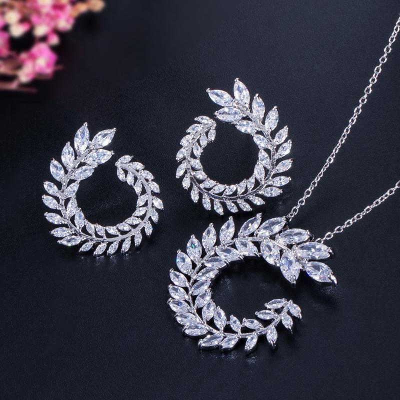 WWJ Fashion Zirconia Leaf Shape Pendant Necklace and Earrings Set