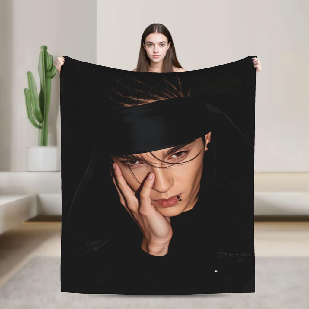 Tom Kaulitz Bill Kaulitz Flannel Blanket Soft Throw Blanket for Outdoor Airplane Travel Street Trend Bedspread Sofa Bed Cover