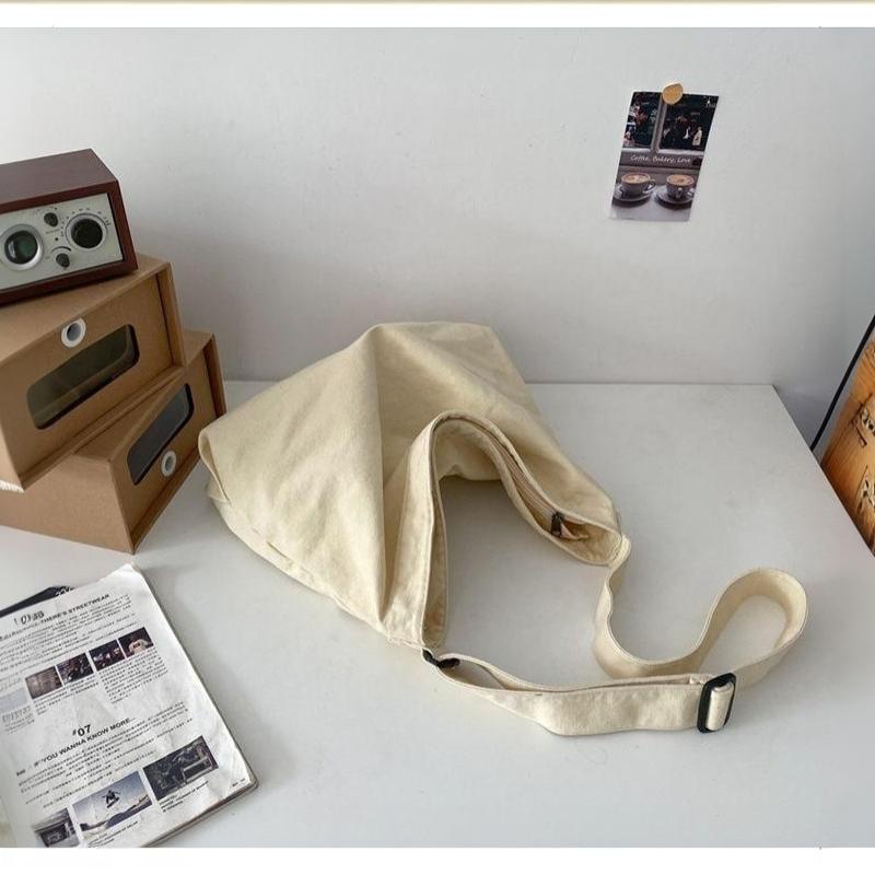 New Season Japanese Style Messenger Bag Made Of Canvas Thickened Sturdy Retro Men Bag