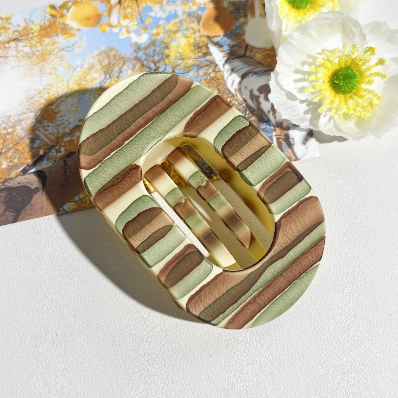 

A Matte Flat Oval Hair Clip with A Shark Clip on The Back of The Head for Women PC трава зеленый