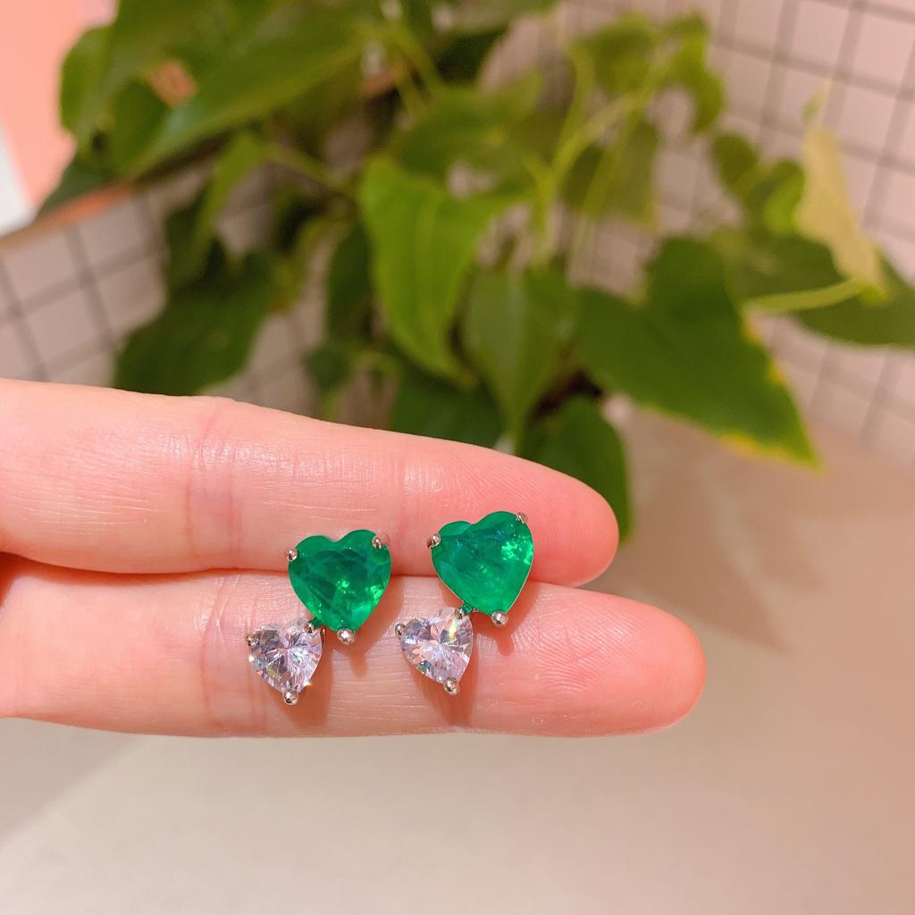 Jewelry Wind Simulation Emerald, Heart-Shaped Set Stud Earrings Main Stone 10 * 10 Pendant 20 * 20