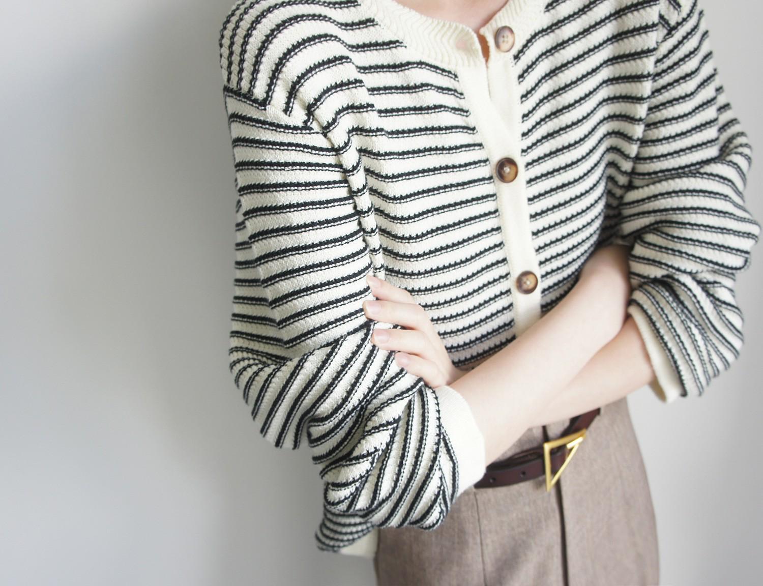 

Уютный жаккардовый свитер с длинными рукавами из 100% хлопка в ретро-полоску — стильный, свободный крой для осени и зимы One Size