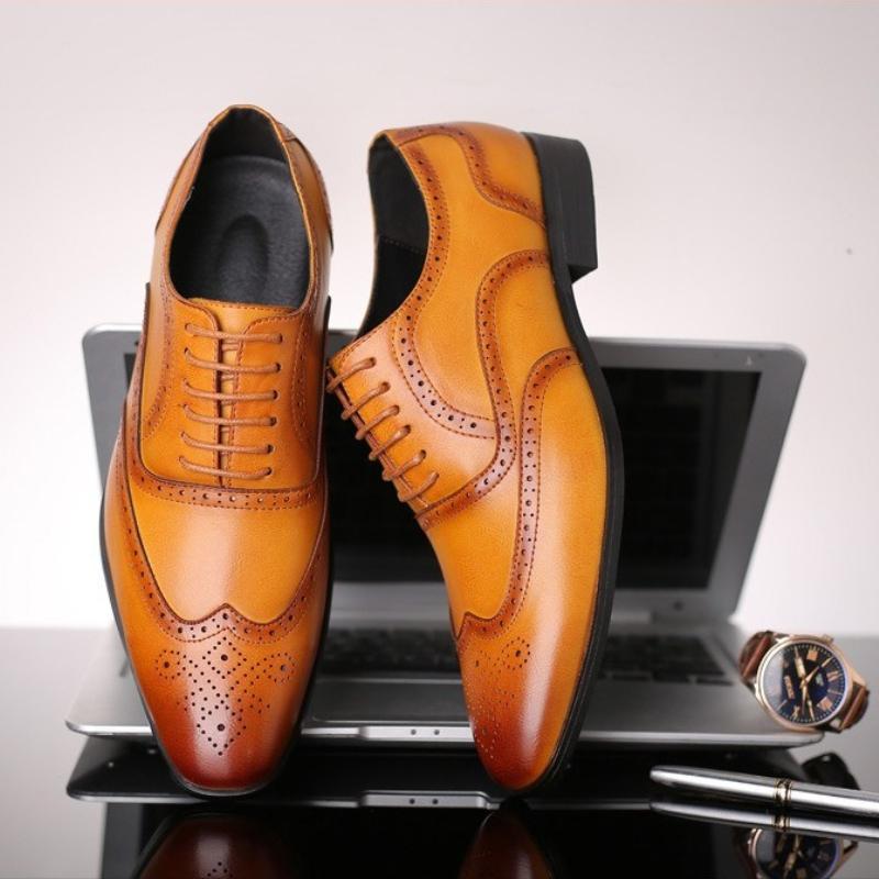 Men's Brogue Shoes British Retro Style Business Casual Leather Oxfords Comfortable Plus Size Formal Footwear Gentleman Loafers
