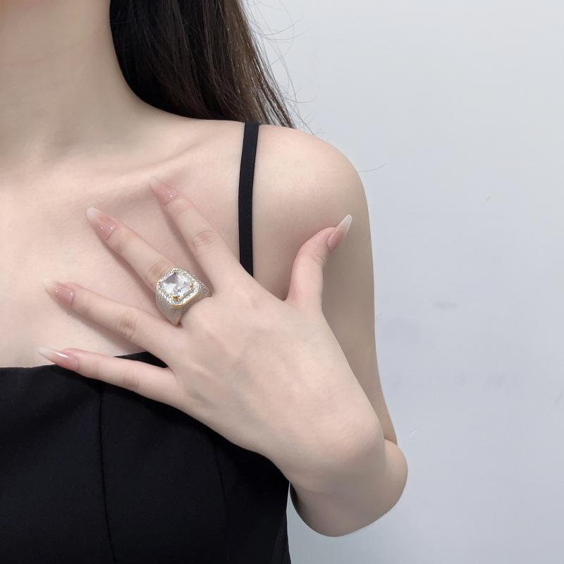 Hip-Hop Style Zircon Ring, Luxury Personality Emerald Men'S And Women'S Ring Jewelry Batch