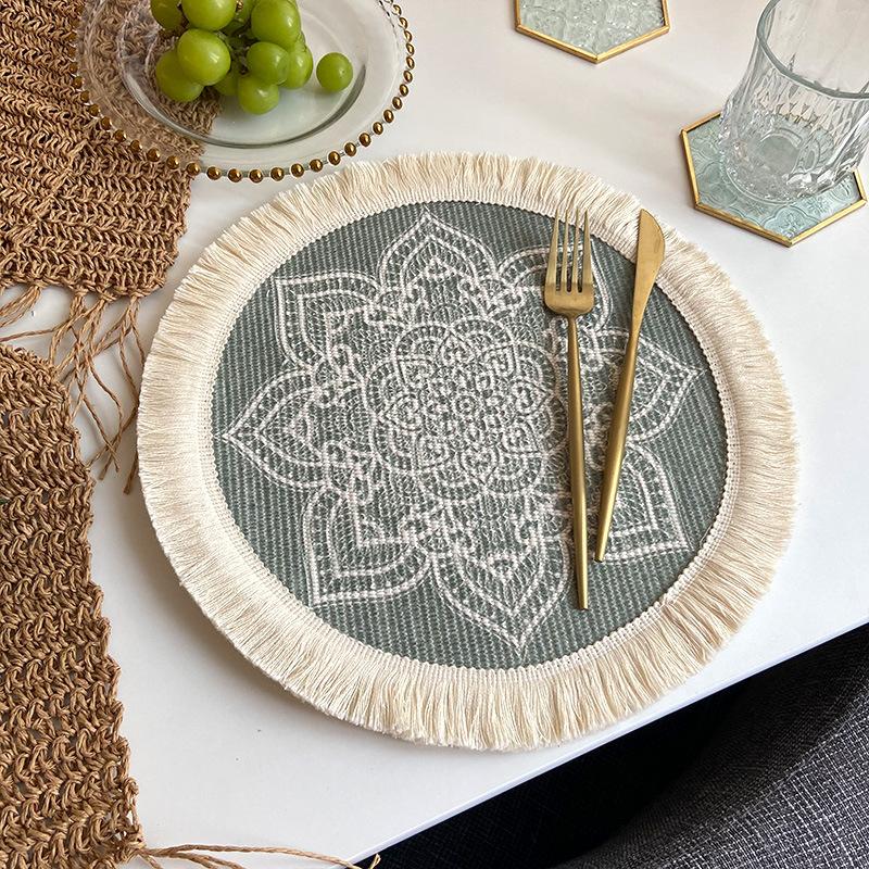 4er Set Boho Gewebte runde Tischsets Handgemachte Tischsets Gewebte Jute Quastenmatte RetroTischdekor Fransen Kaffeematte Fellknäuel Essmatte Pompom Home Decor