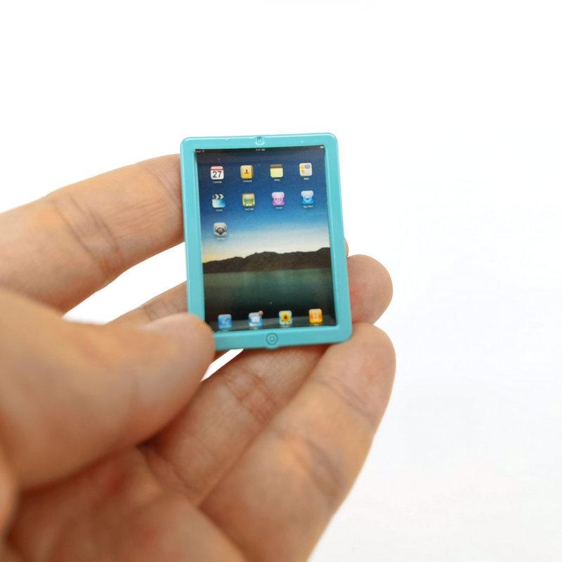 Game Accessories Pocket Game Controller Model Doll House Electronic Controller Model Pet Figure