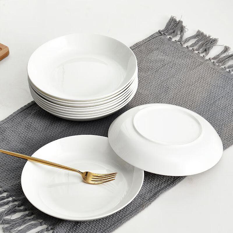 Reinweiße Keramik Tiefteller