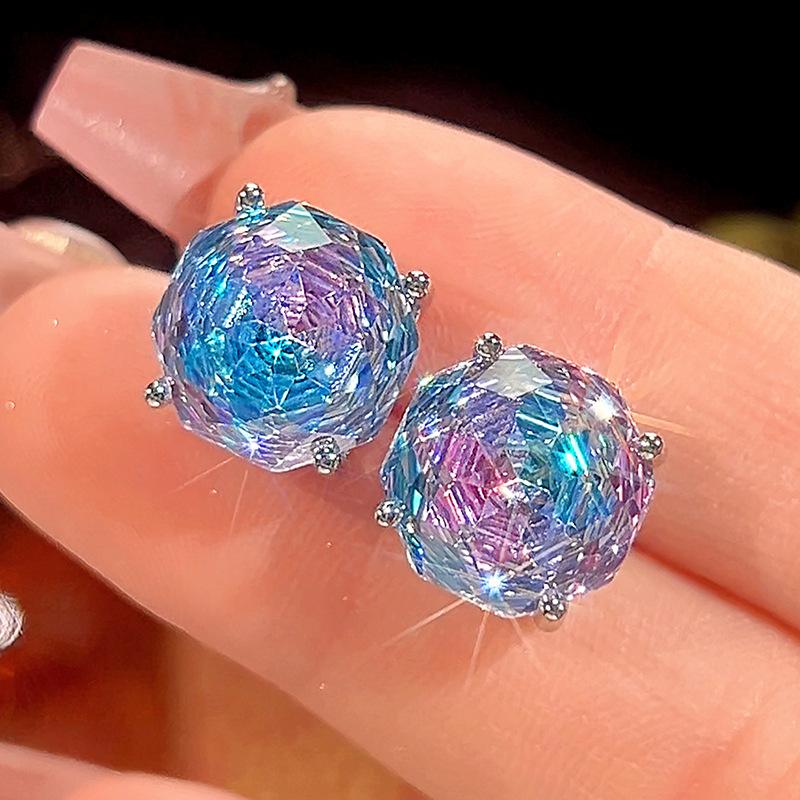 

Ювелирные изделия Медное основание Позолоченная Огранка Миллениал Постепенное изменение цвета Темперамент Легкая роскошь Костюм Женский 16-12М