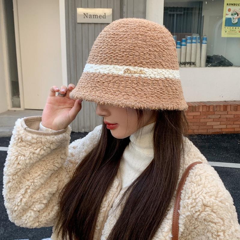 Autumn and Winter Hats for Women Are Versatile In Winter Warmth and Face Showing Little Fisherman Hat Big Head Bucket Hat
