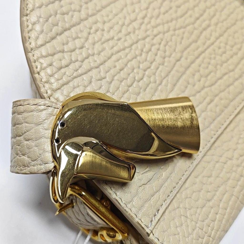 [Pre-Owned] Metal Logo Calfskin Crossbody Shoulder Bag - Very Good #1HAYWAC